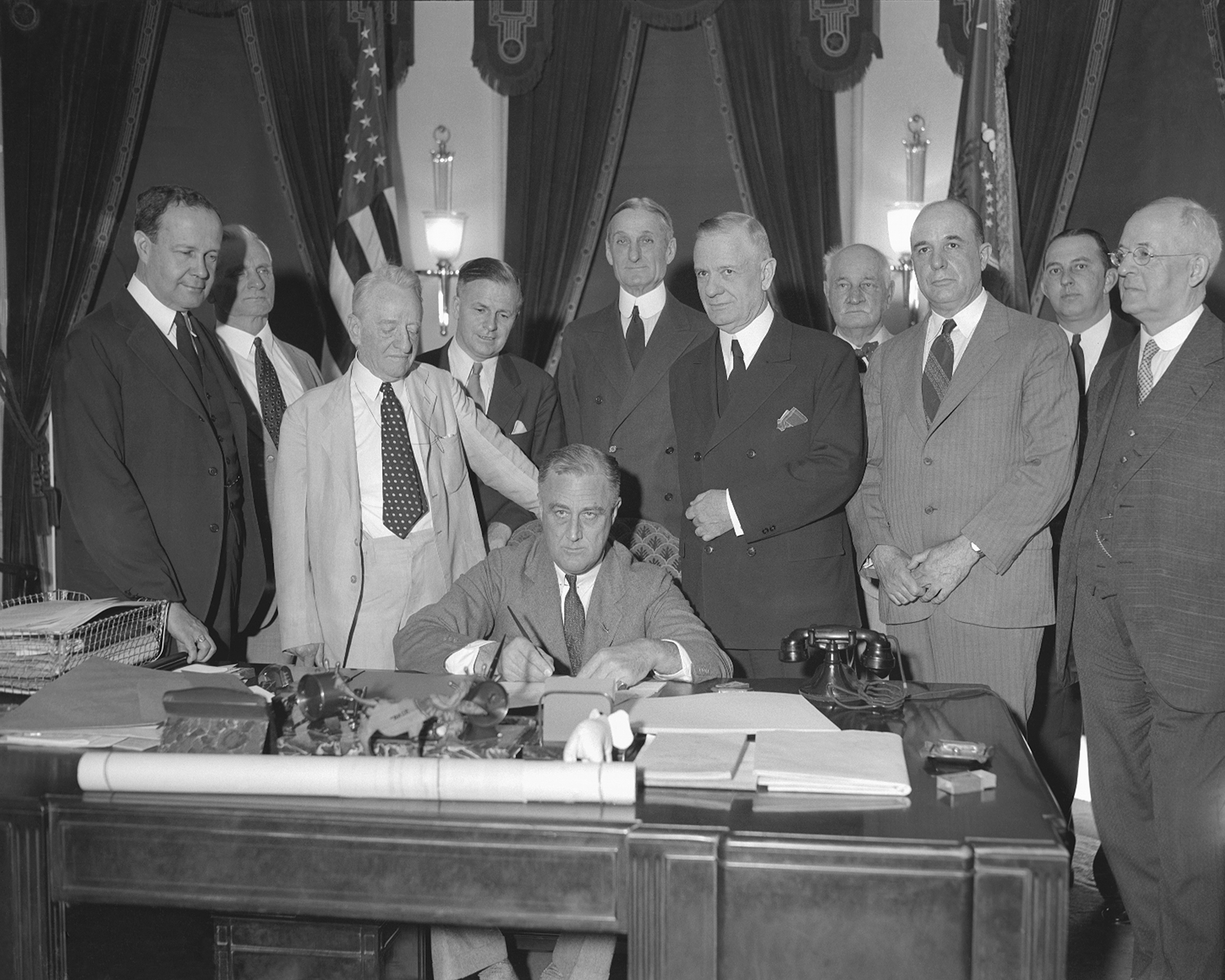 Glass-Steagall: Can 1930s Bank-Control Law Really Us Safer? | Money