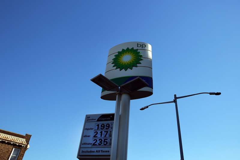 BP To Cut 3000 Jobs As Earnings Plunge