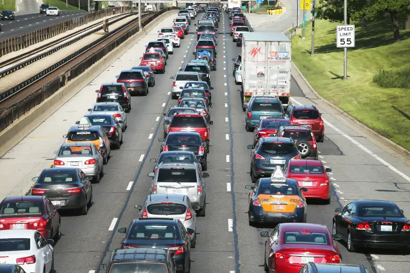 U.S. Skies and Roads Busy Ahead Of Memorial Day Weekend