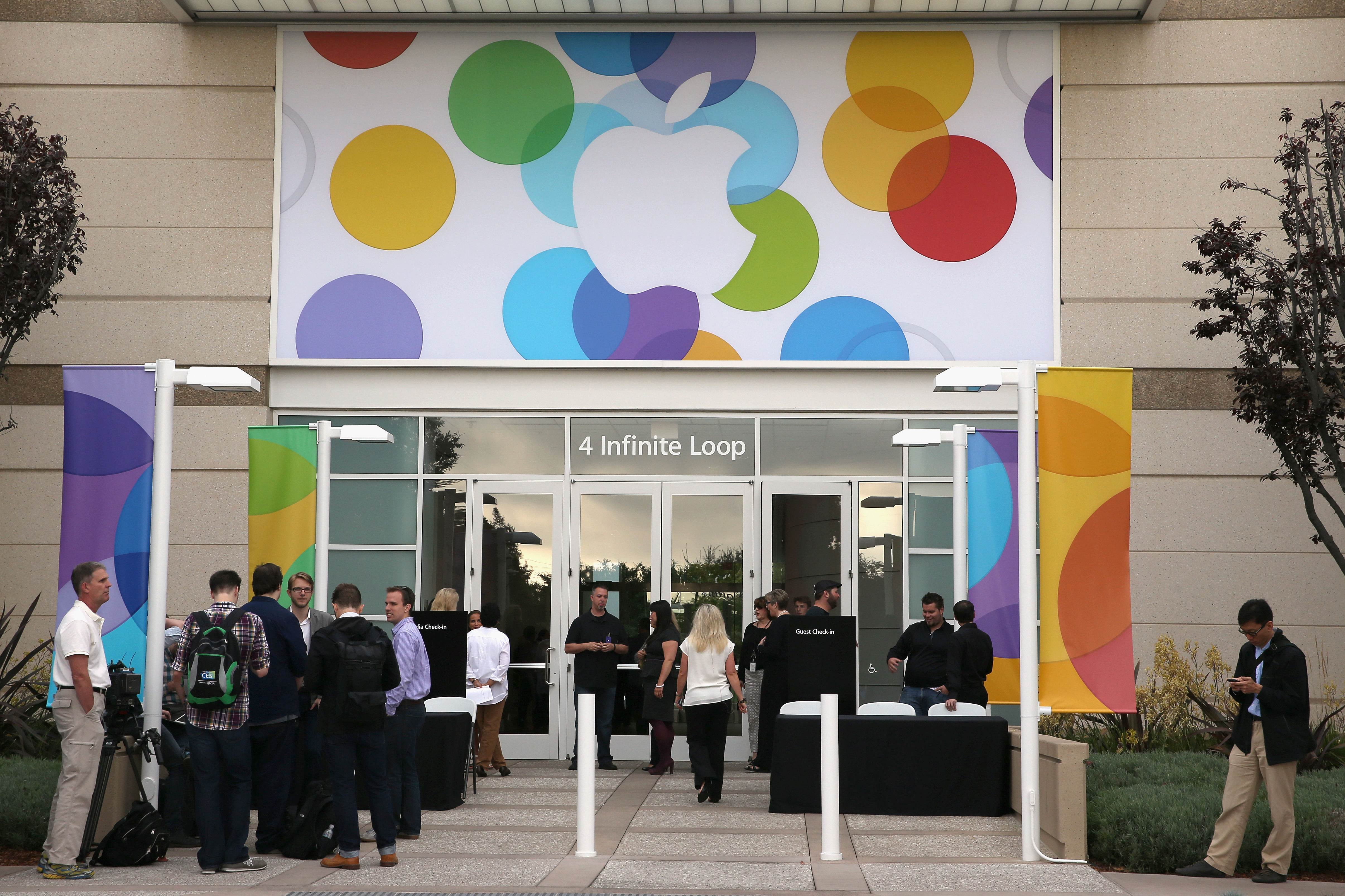 Apple's Diversity Team Says Wage Gaps for Women and Minorities are Closed