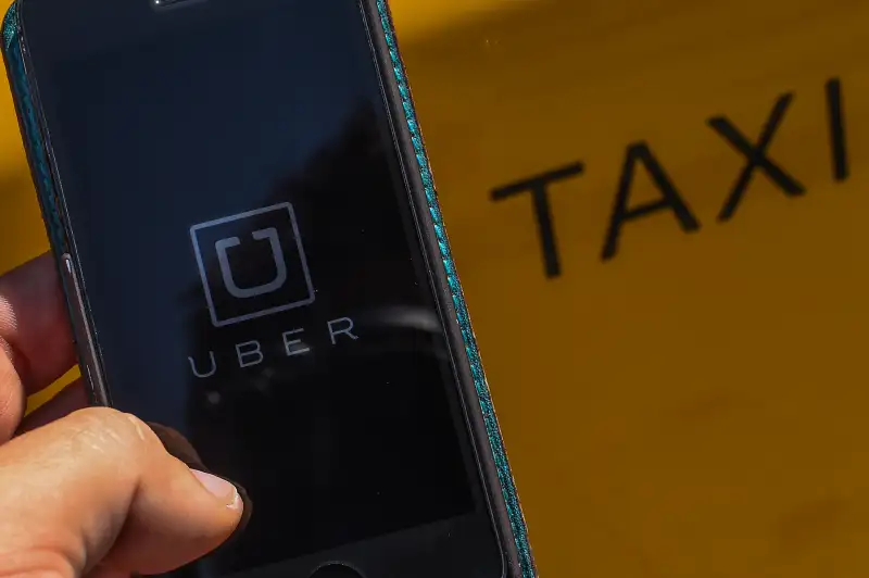 Barcelona Cabs Strike Against Uber Taxi App