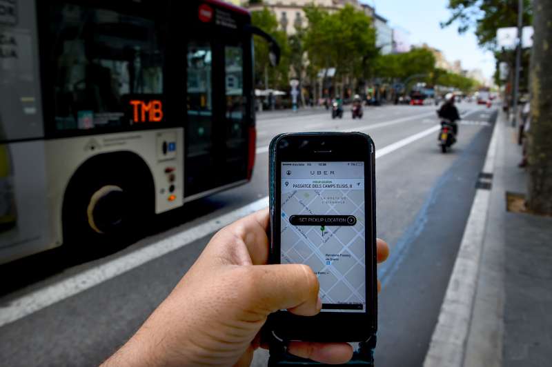 Barcelona Cabs Strike Against Uber Taxi App