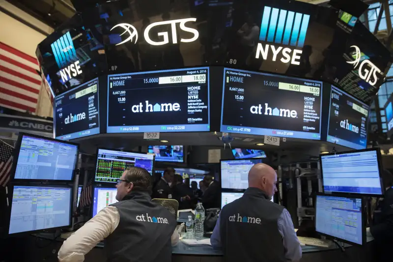 Trading On The Floor Of The NYSE As U.S. Stocks Fluctuate While Investors Turn Focus Toward Jobs Data