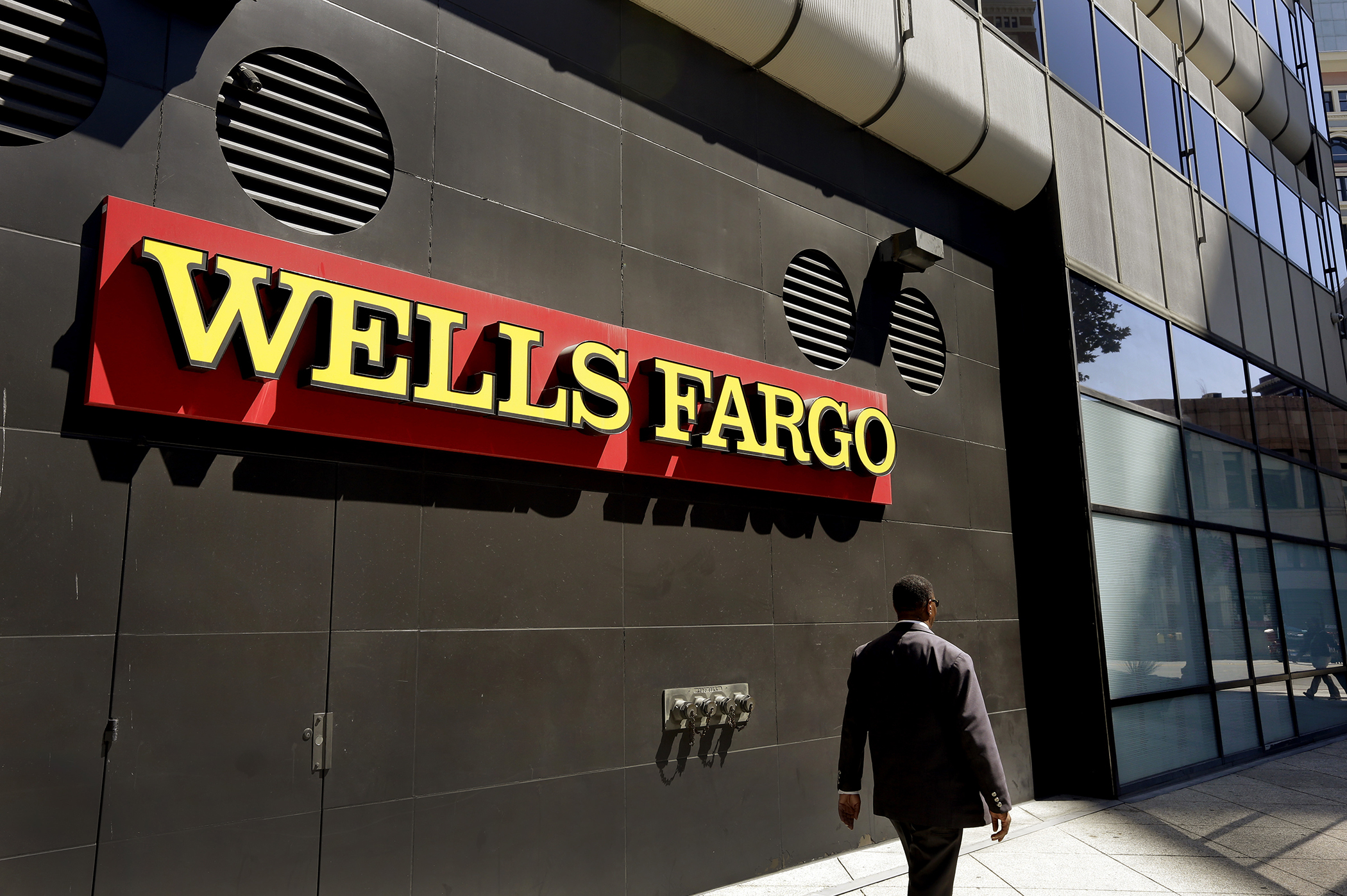 Lessons of the Wells Fargo Fake-Account Scandal