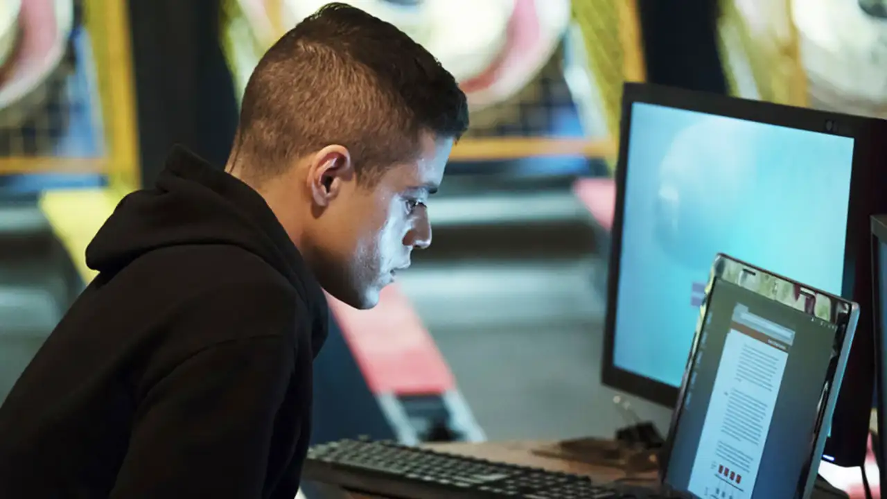 Tonight Mr. Robot is Going to Reveal 'Dream Device For Hackers