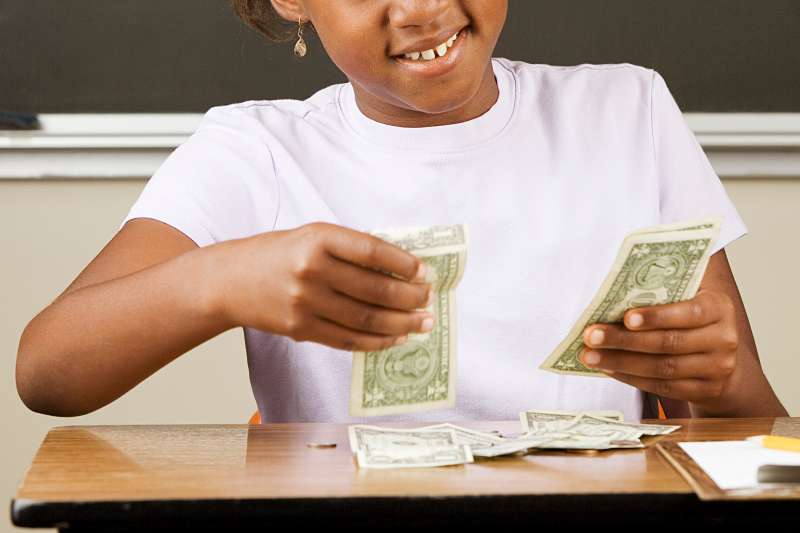 kid counting money