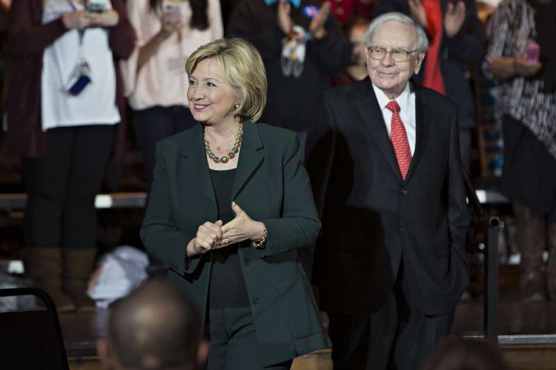 Hillary Clinton And Warren Buffett Highlight Economic Agenda At Organizing Event In Omaha