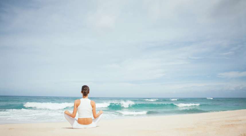 A new study has found positive benefits to meditating while on vacation.
