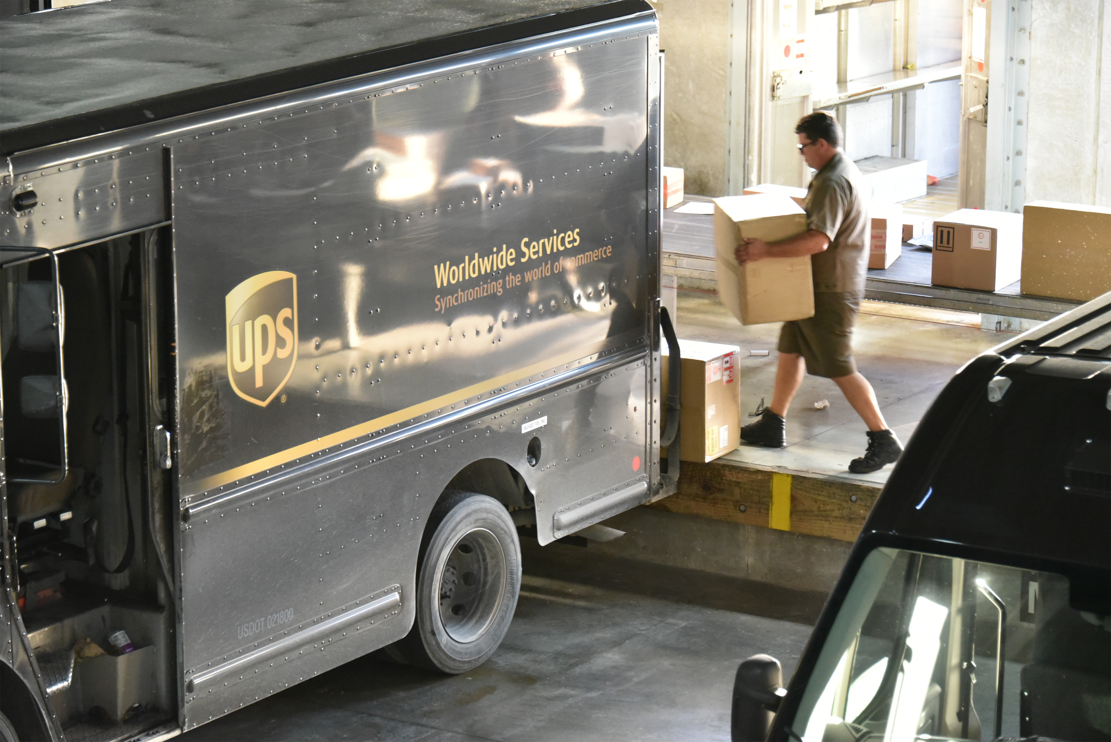 is ups hiring truck drivers