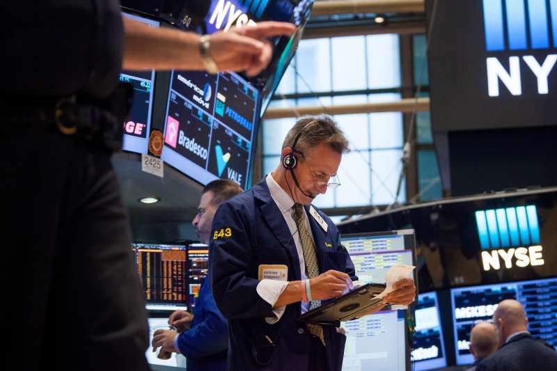 Trading On The Floor Of The NYSE As U.S. Stocks Slide Amid Speculation On Tighter Monetary Policy