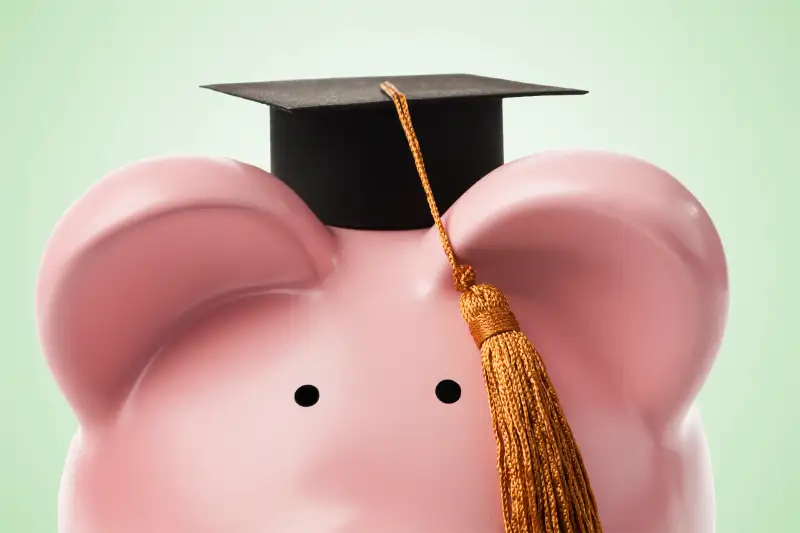 piggy bank with mortarboard