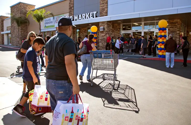 Lowes Careers: Eligibility Requirements, Salaries, and Job Types