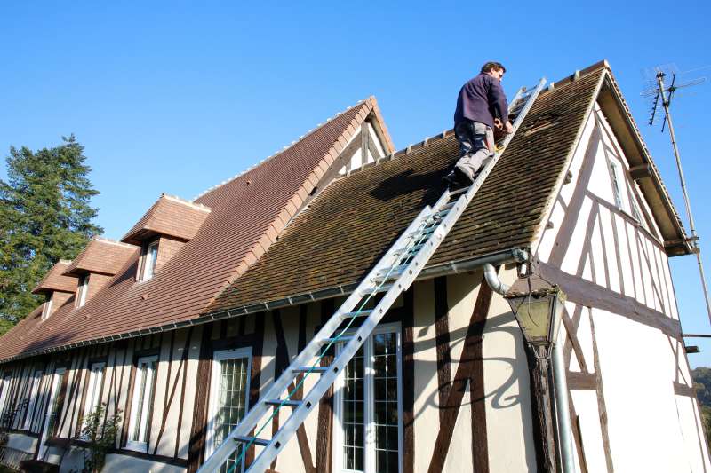 Roof repair France.