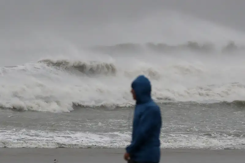 Hurricane Matthew Bears Down On Atlantic Coast
