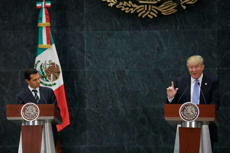 U.S. Republican presidential nominee Donald Trump and Mexico's President Enrique Pena Nieto give a press conference at the Los Pinos residence in Mexico City, Mexico, August 31, 2016.