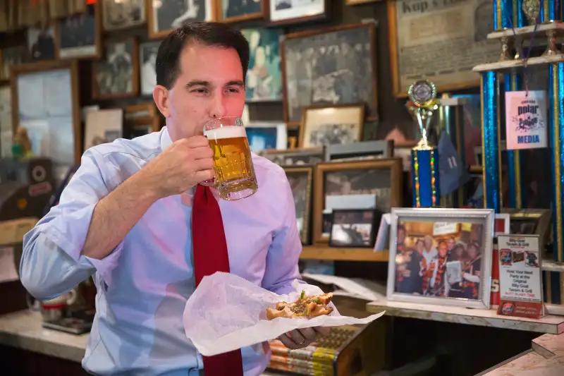 Scott Walker Campaigns At Chicago's Famed Billy Goat Tavern