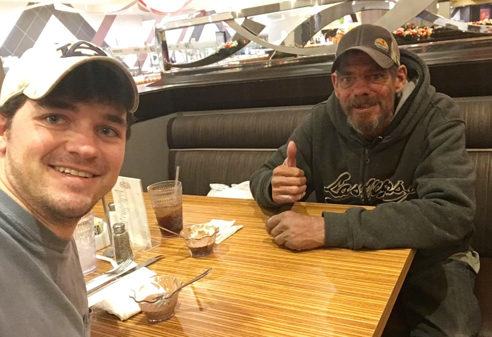 This Man Won a Buffet for 2 In Vegas, So He Treated a Homeless Man to Dinner