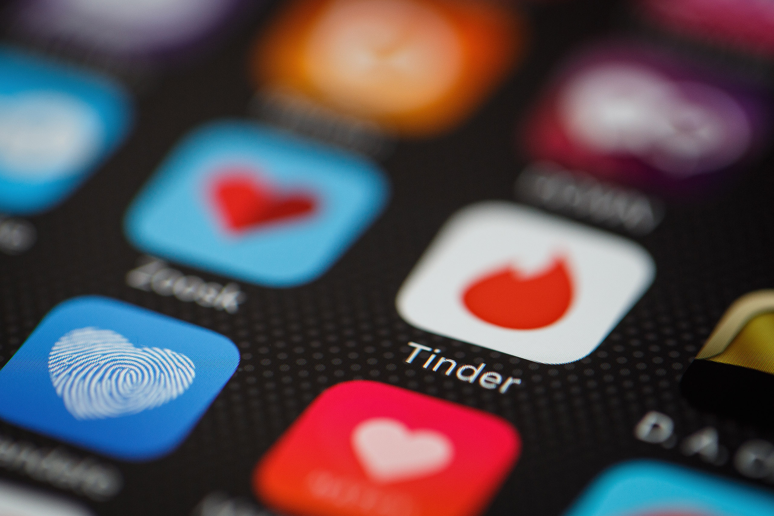 Here's the Real Reason Why Millennials Use Tinder