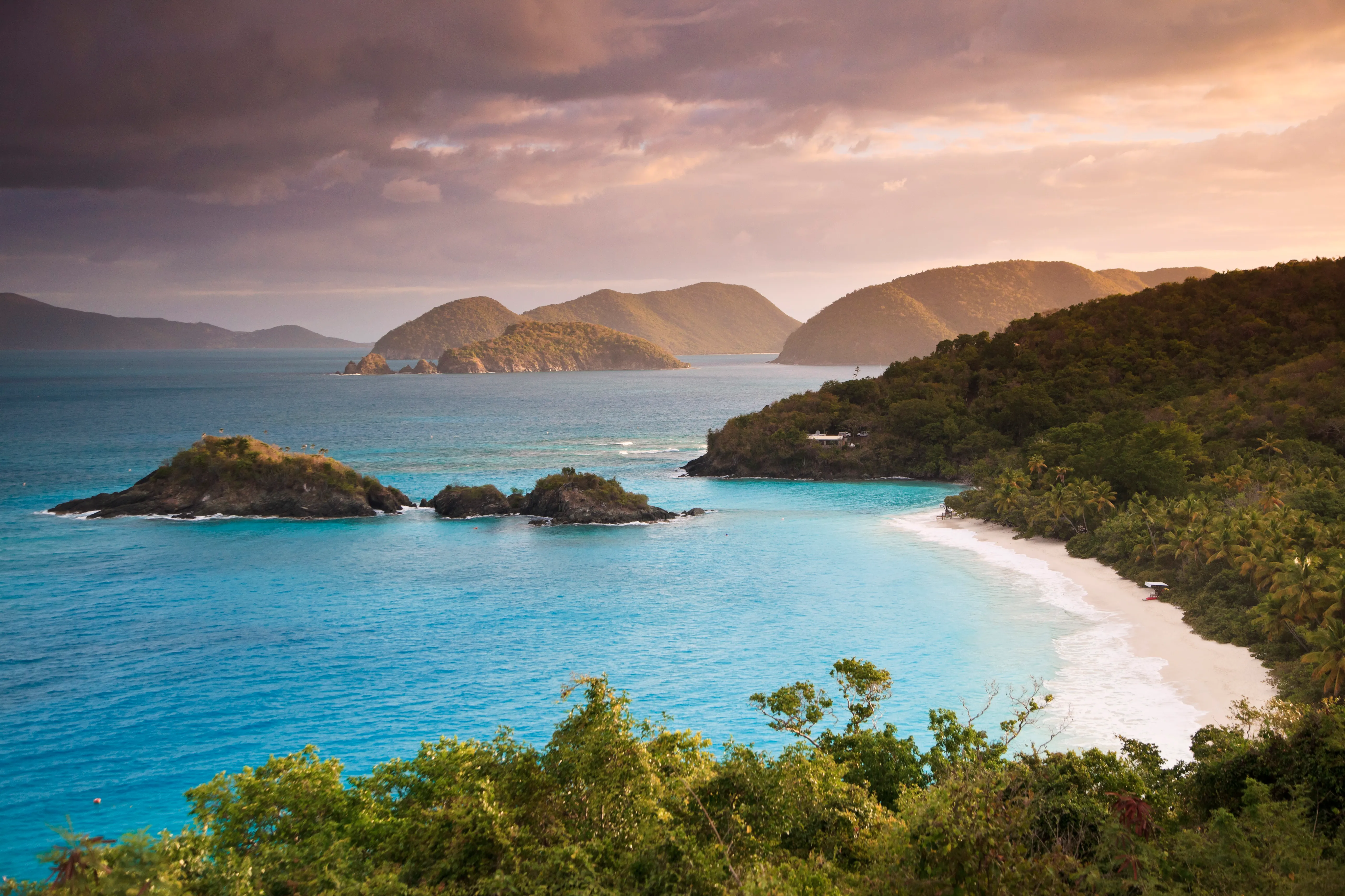 British virgin islands. Вёрджин-Айлендс Виргинские острова. Виргинские острова Карибы. Остров сент Джон Карибы. Транк-Бэй, американские Виргинские острова.