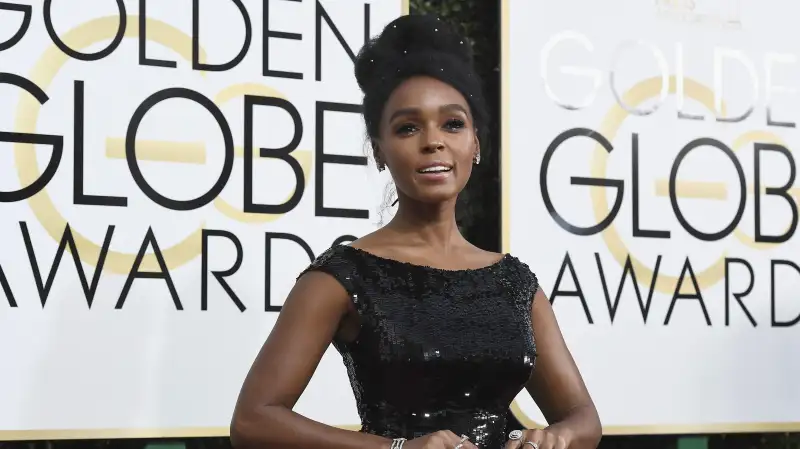 NBC's  74th Annual Golden Globe Awards  - Arrivals