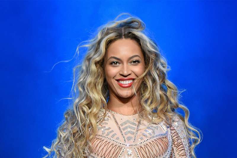 Beyonce performs onstage during the 2015 Budweiser Made in America Festival at Benjamin Franklin Parkway on September 5, 2015 in Philadelphia, Pennsylvania.