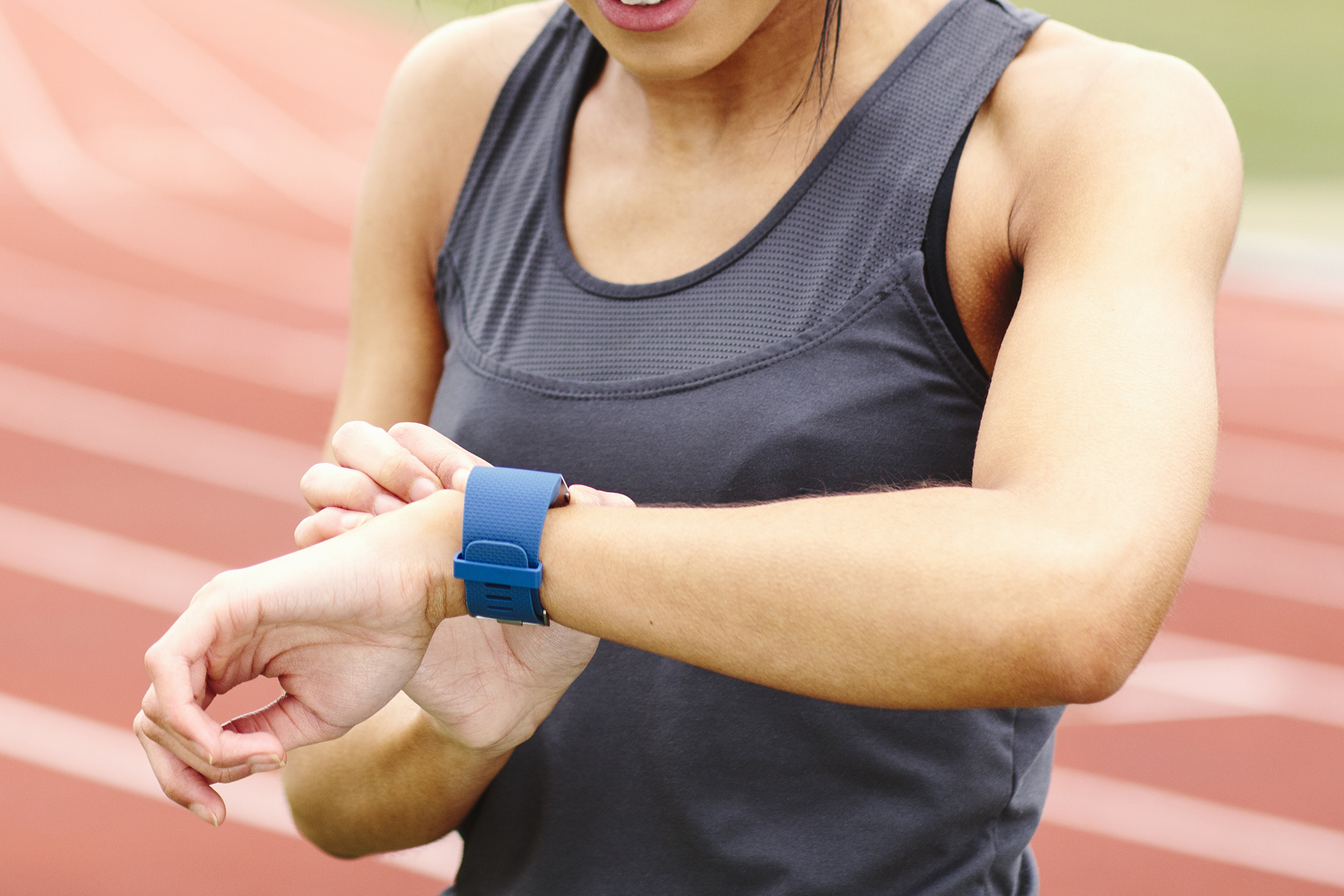 4 Awesome Fitness Trackers for Under $100