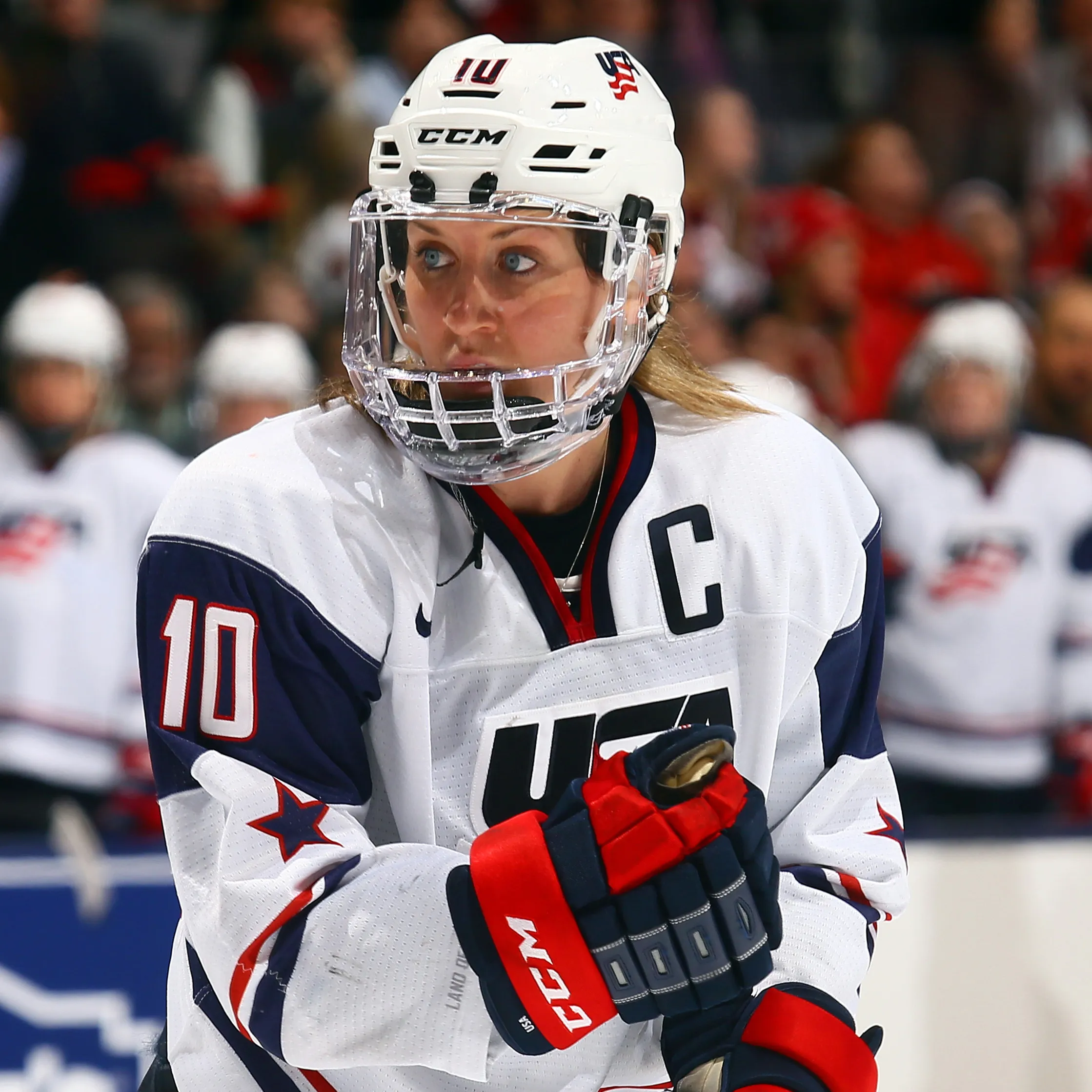 US women's hockey players stand firm in wage fight