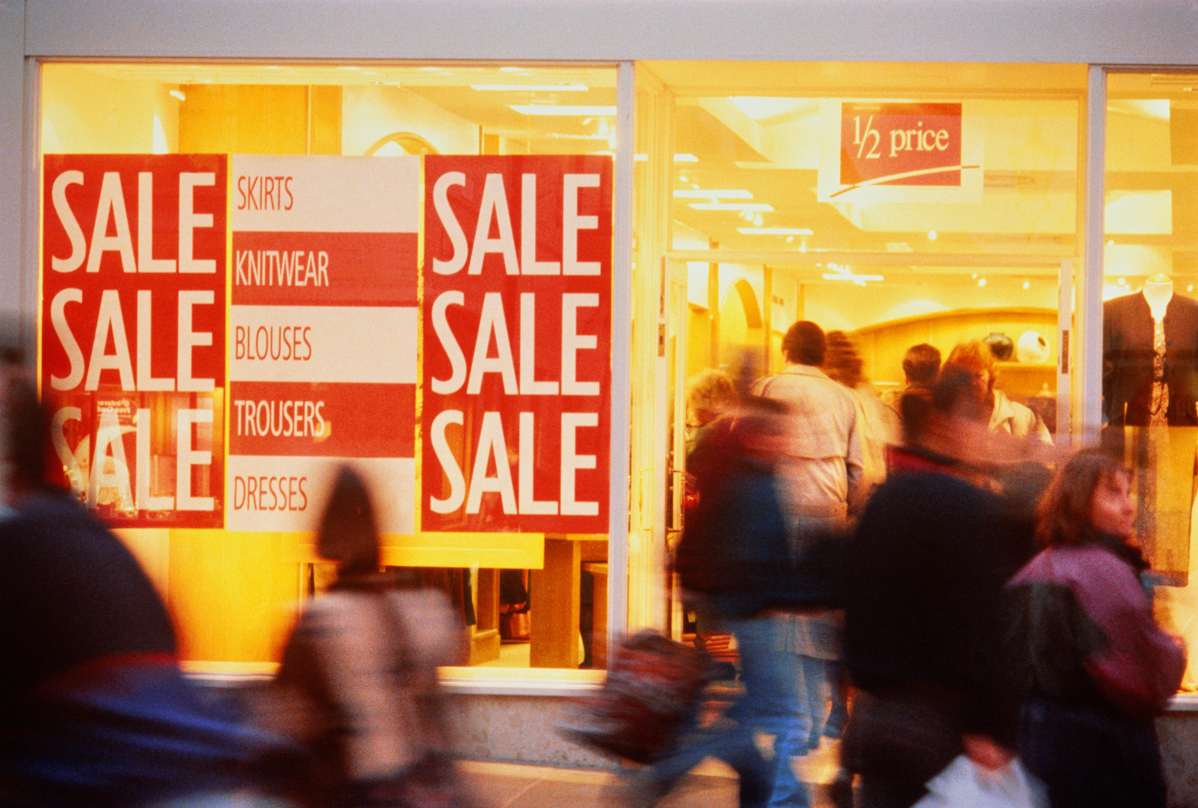 Nearly Half of American Women Will Only Enter a Store if There's a Sale