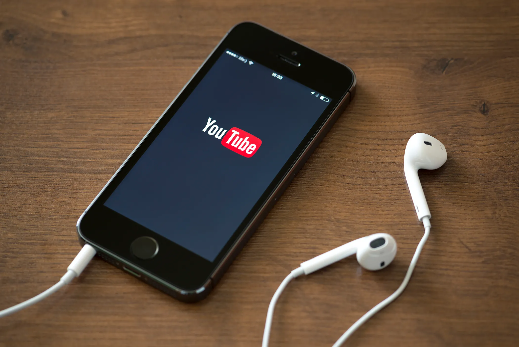 YouTube TV Launches With Two Amazing Freebies