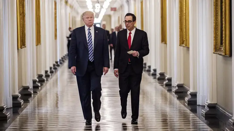 170424-tax-reveal-donald-trump-steve-mnuchin