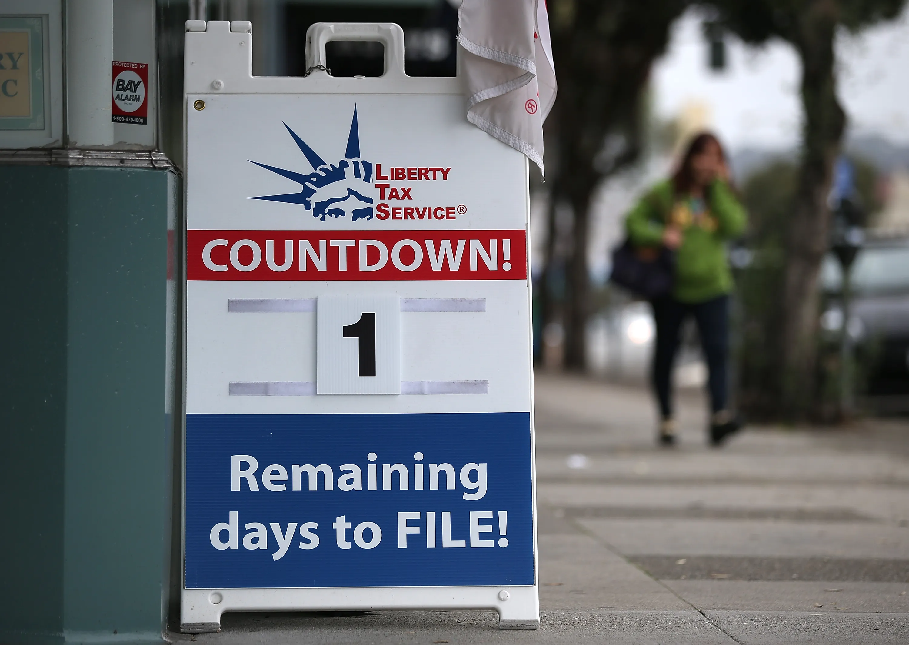 You’re Not Alone: Here’s How Many Americans Are Waiting Until the Last Minute to File Taxes