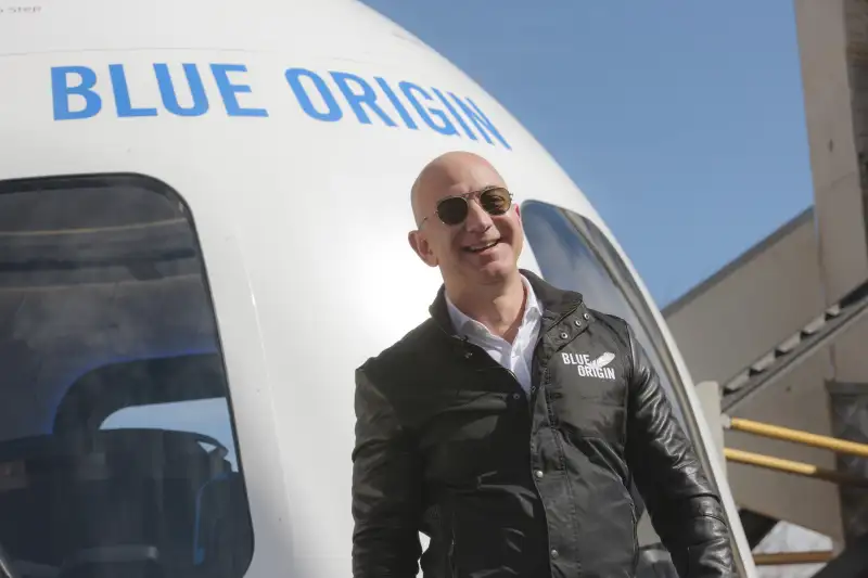 Amazon Chief Executive Officer Jeff Bezos Introduces The Blue Origin New Shepard System