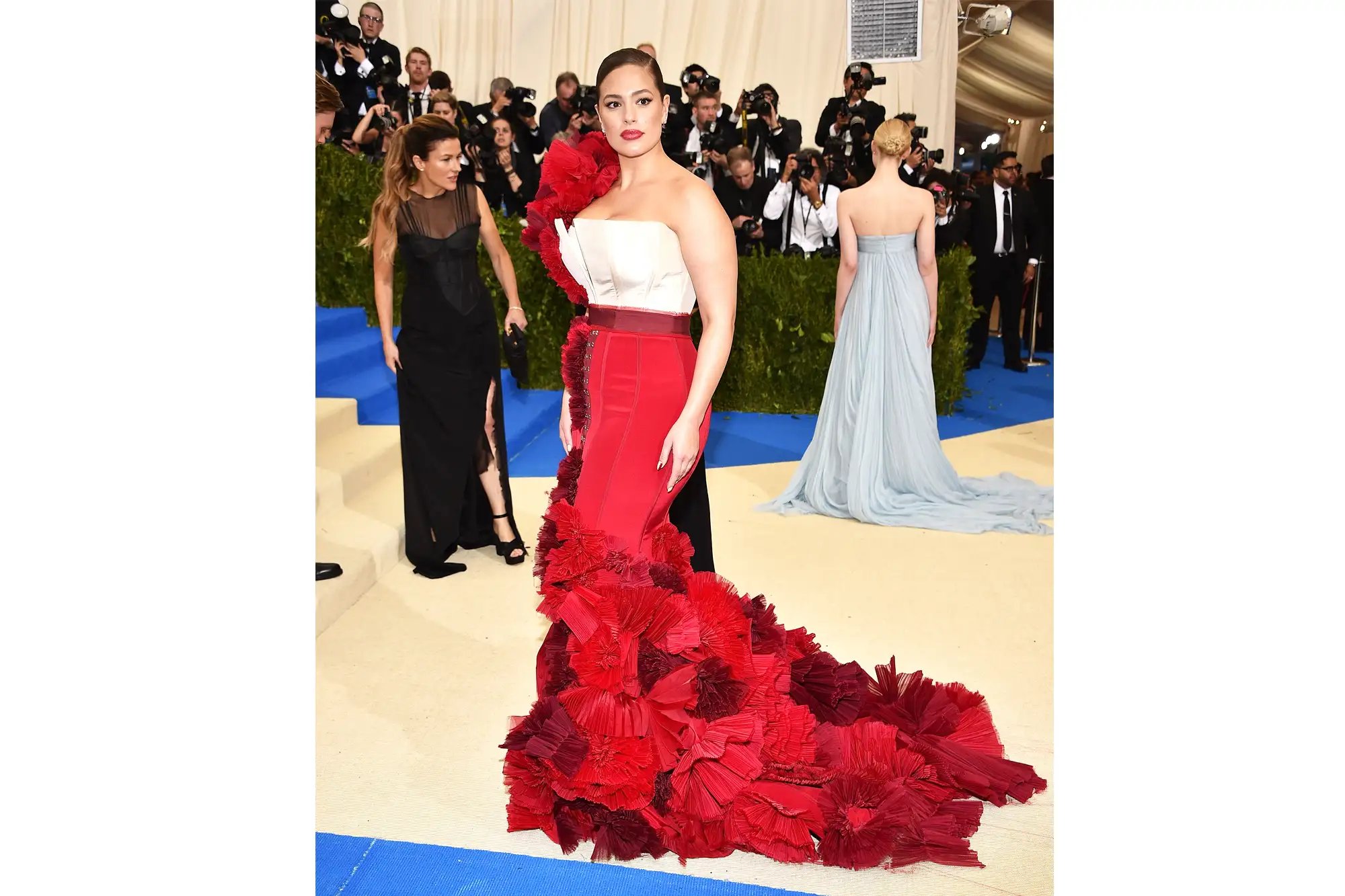 Met Gala 17 H M Dresses Celebrities For Fashion Event Money