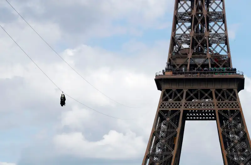 FRANCE-PARIS-TOURISM-LEISURE-ZIP-LINE