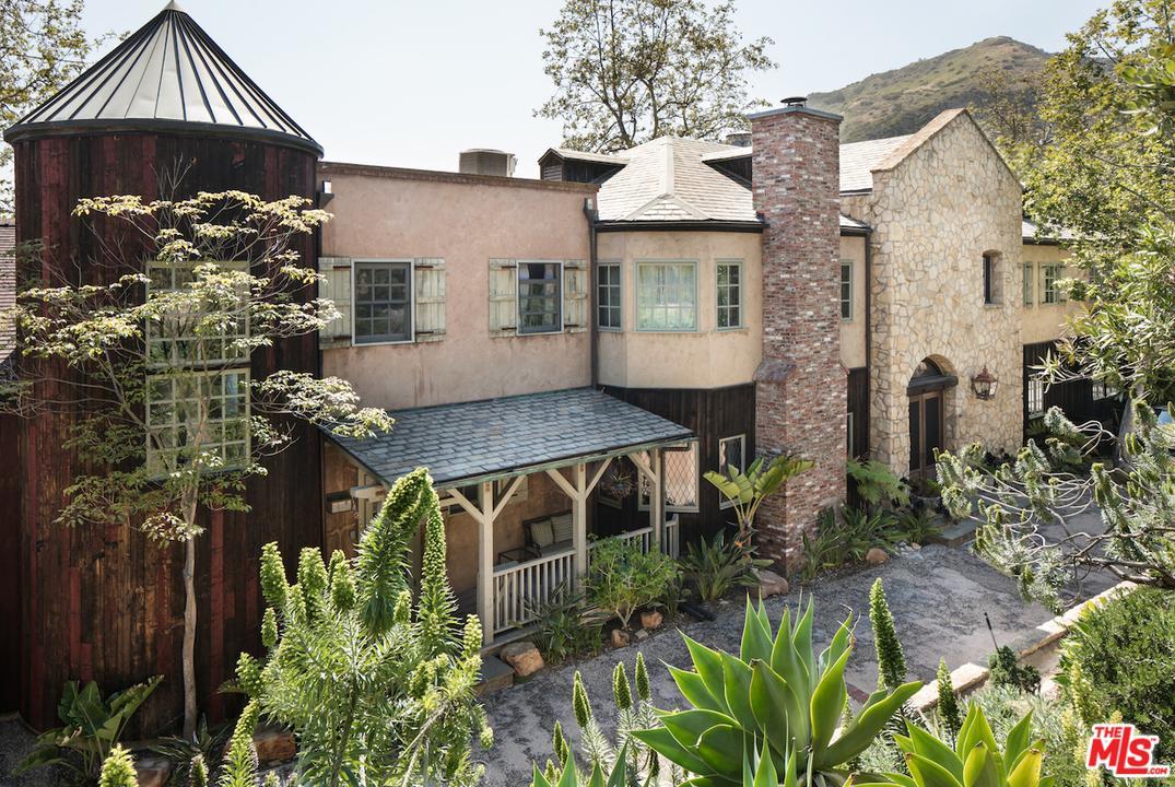 See Inside Mel Gibson's $17.5 Million Malibu Home