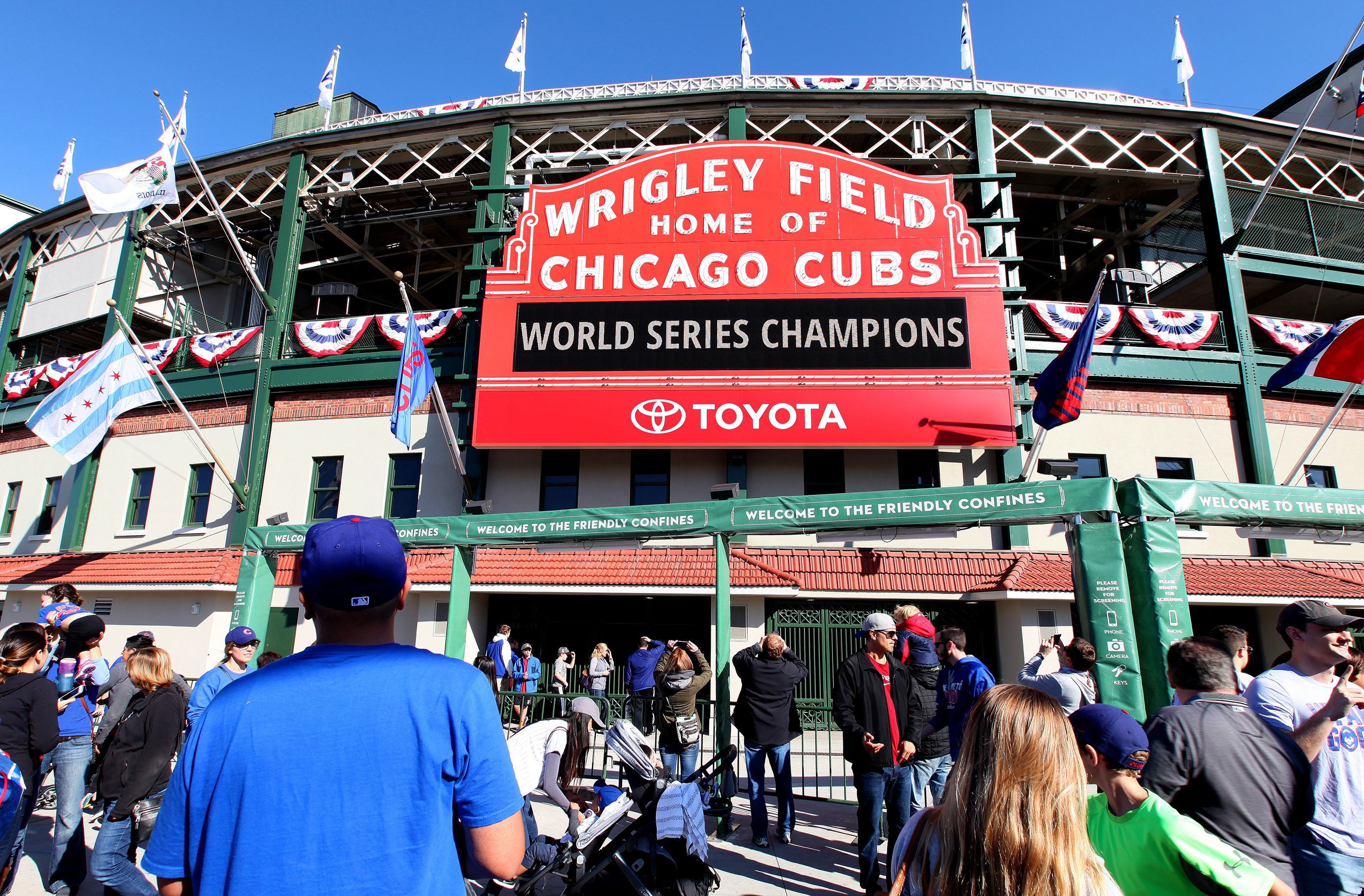 170815-route-66-wrigley-field-chicago