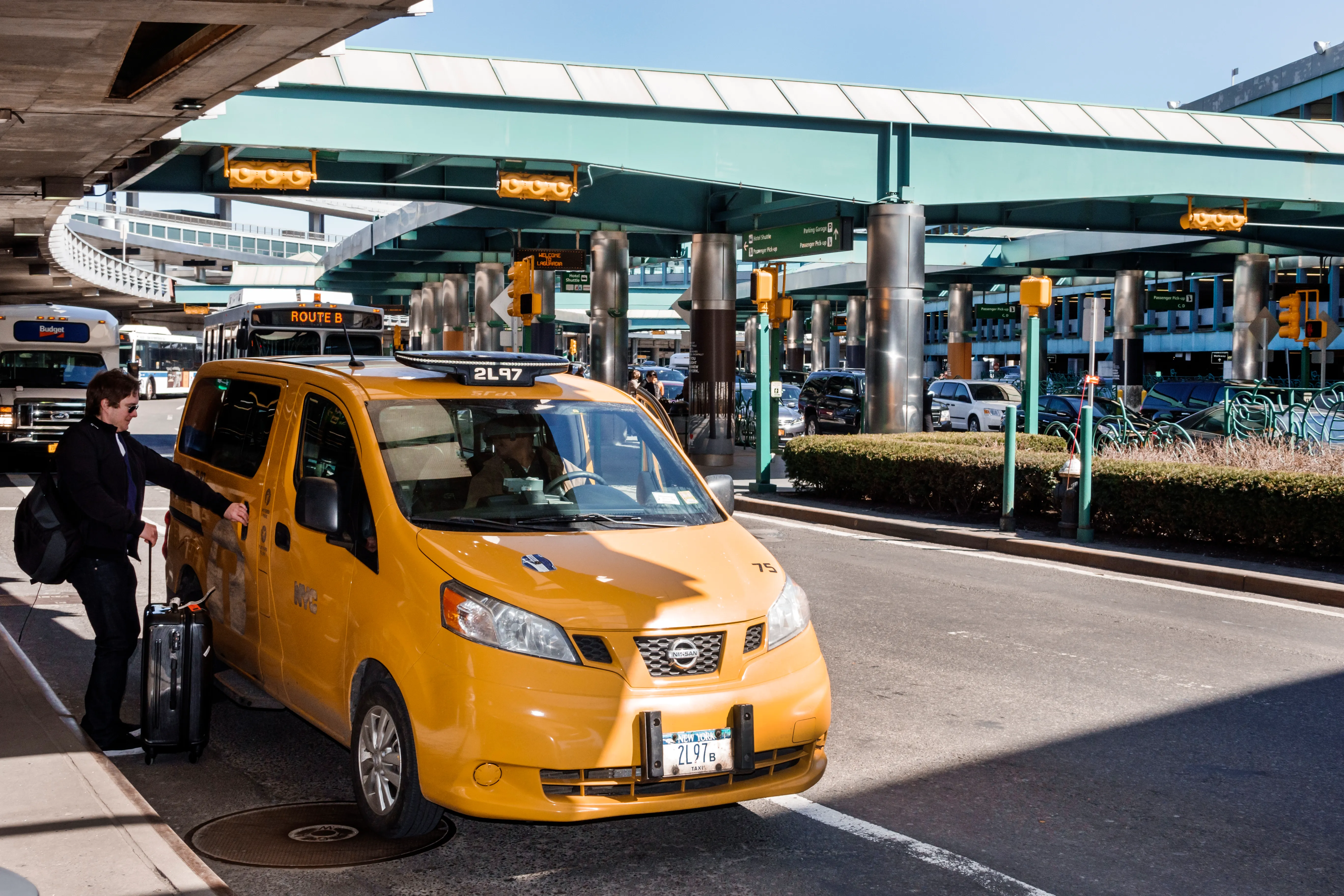 The Only 3 Major Airports Where a Taxi is Cheaper Than an Uber