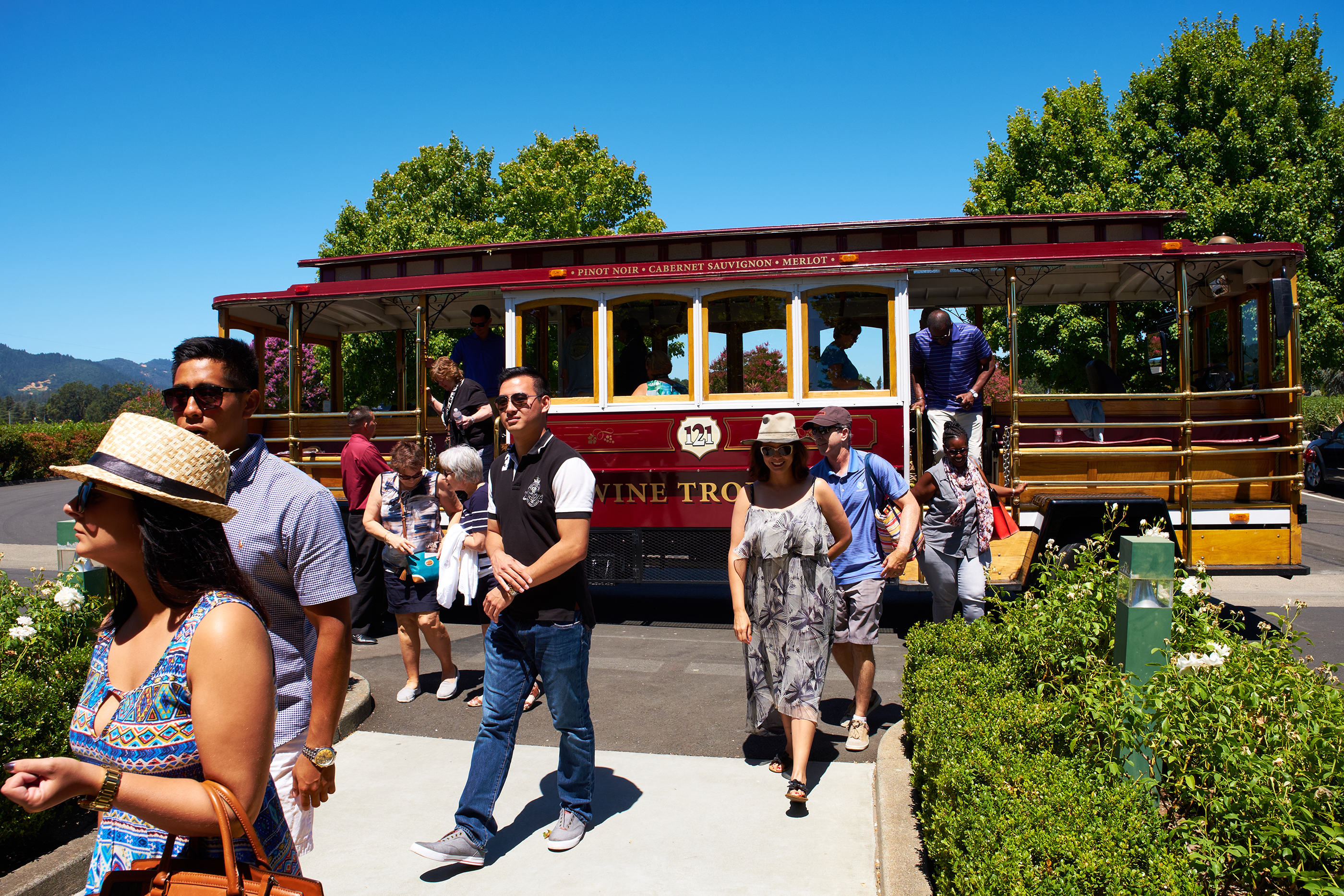 170913-BPL-drinking-cities-sonoma-valley-wine-trolley