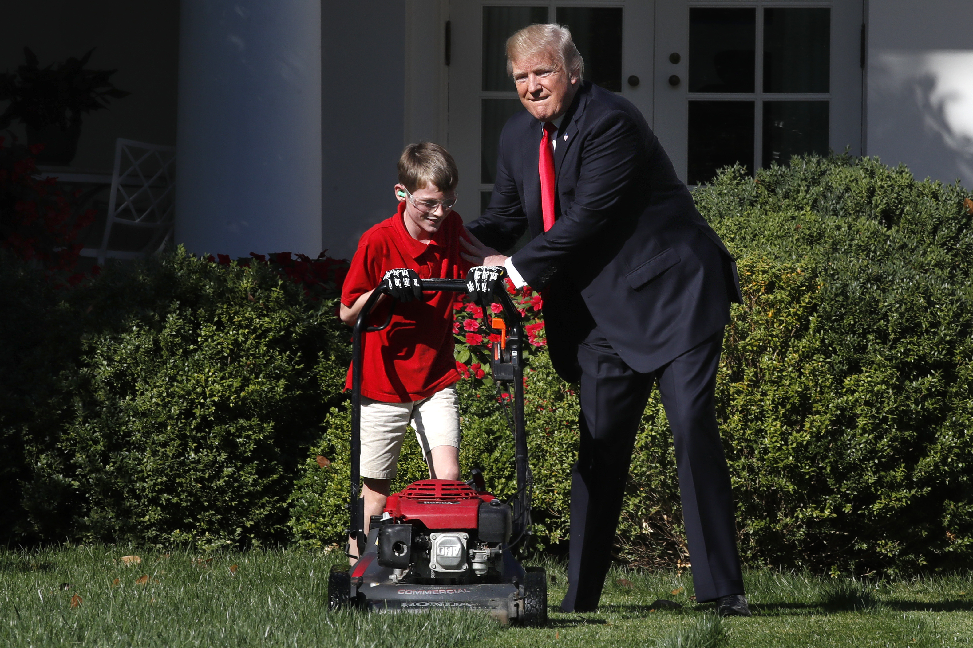 Meet the 11-Year-Old Who Mowed the White House Lawn for Free