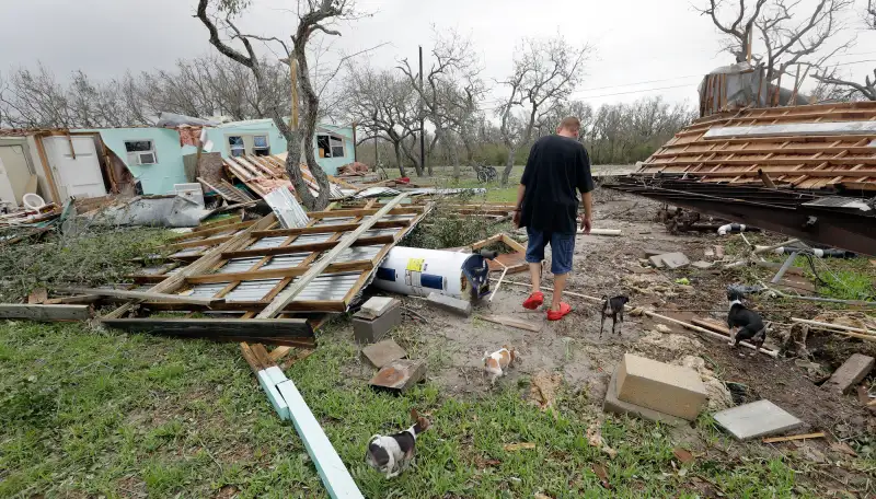 171005-hurricane-harvey-victims-red-cross-fema-1