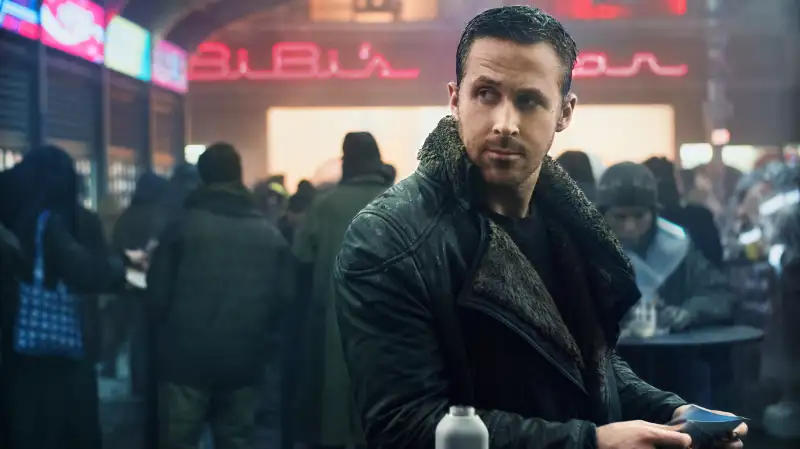 Ryan Gosling in BLADE RUNNER 2049 (2017)