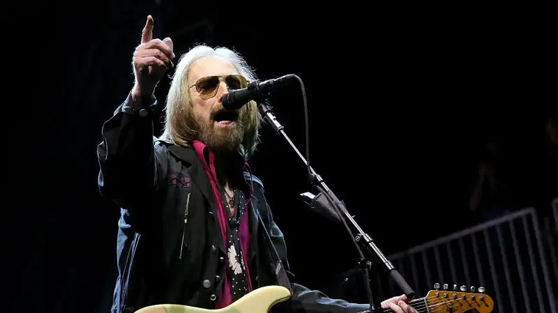 Tom Petty performs in concert on the third day of KAABOO Del Mar on September 17, 2017 in Del Mar, California.