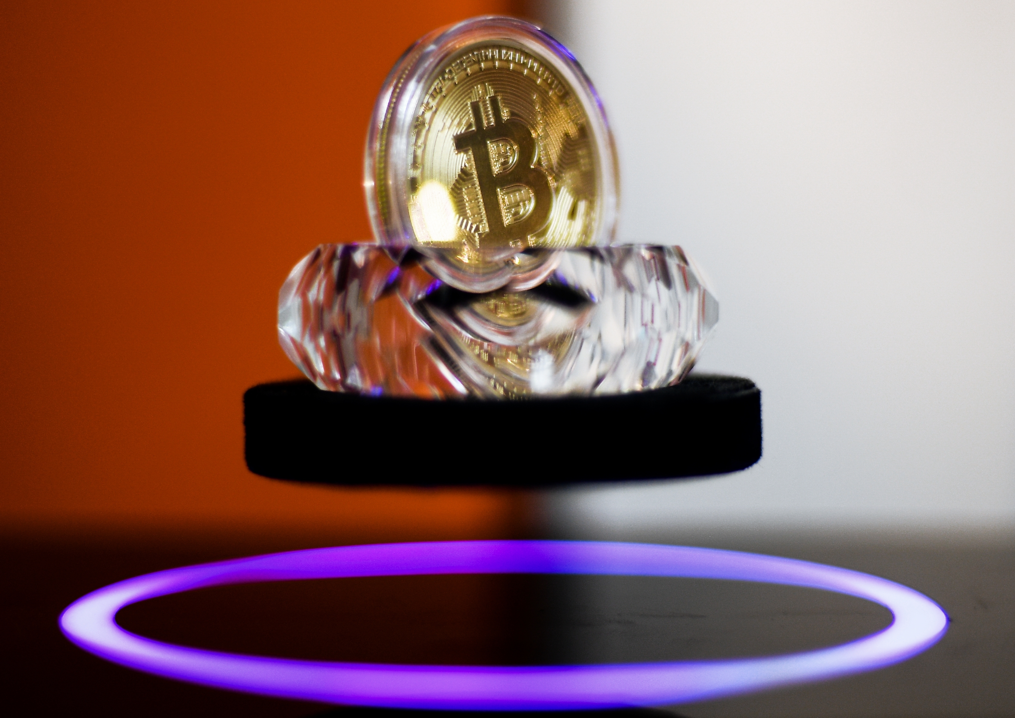 Here's How Rich You Would Be If You Bought $1000 Worth of Bitcoin a Year Ago