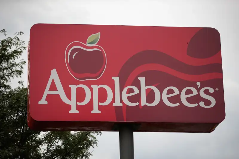 Restaurant Chains Applebee's And IHOP To Close Over 100 Stores