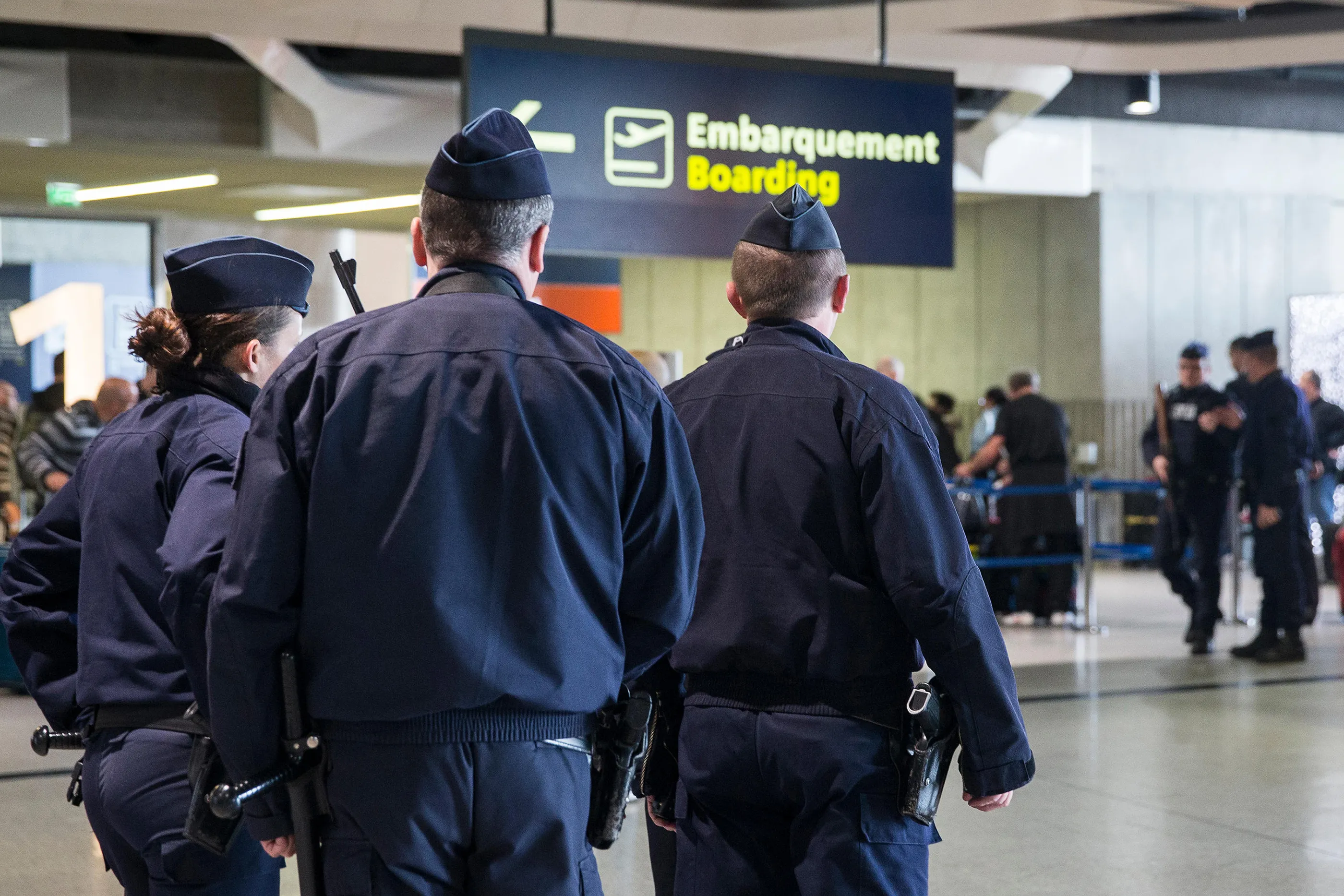 Homeless Man Takes $354,000 in Cash From Paris Airport