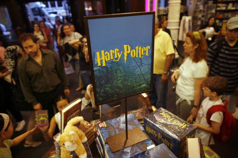 Final  Harry Potter  Book Goes On Sale