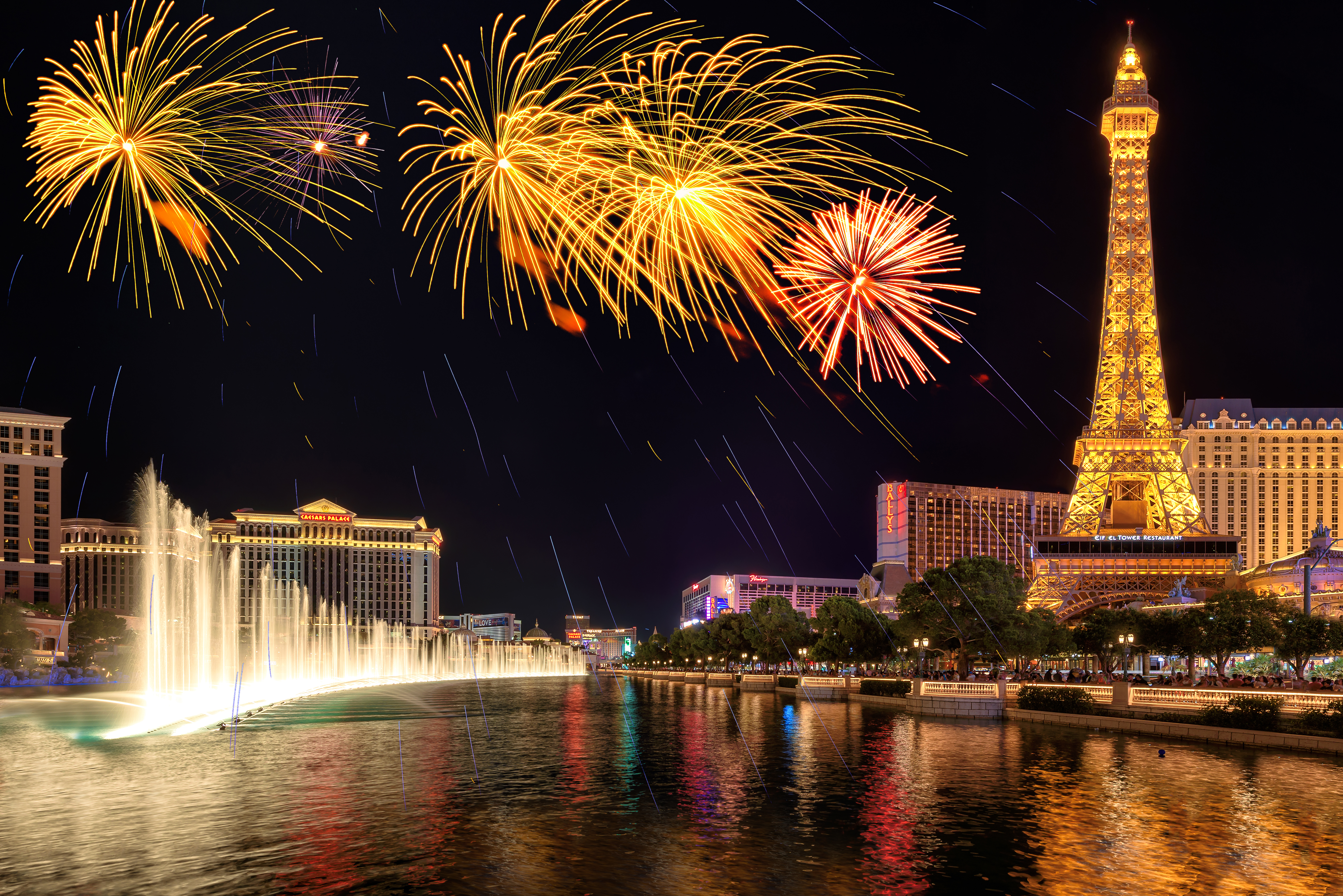 Fireworks and fountains show on Independence Day in Las Vegas