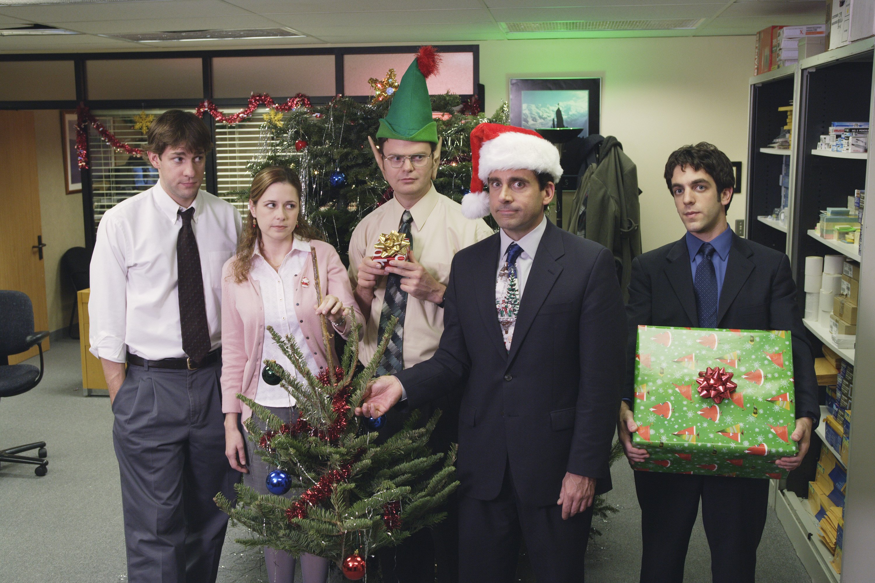 Tips on How to Behave at Office Holiday Parties