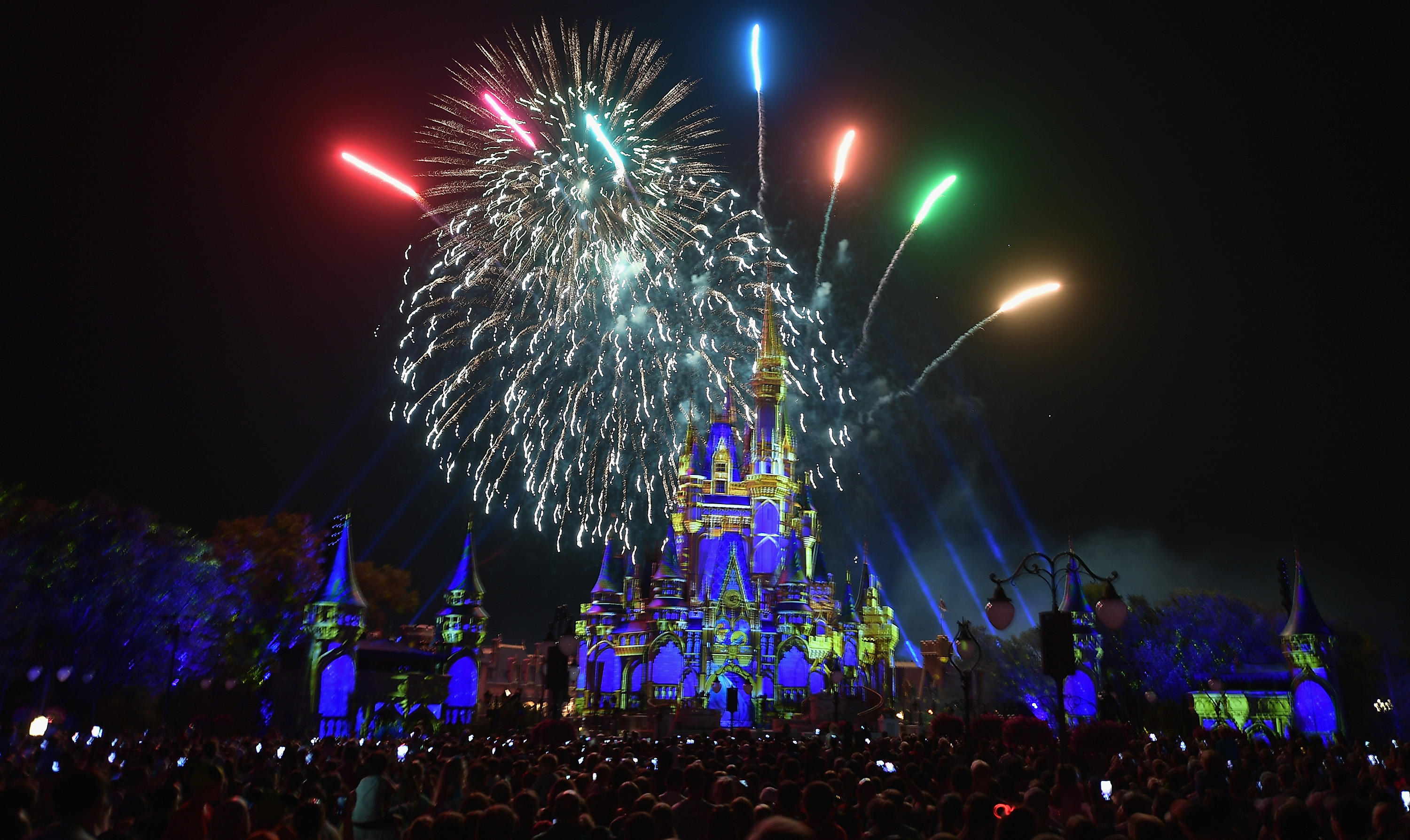 Disney Is Giving Some of Its Employees a $1,000 Bonus