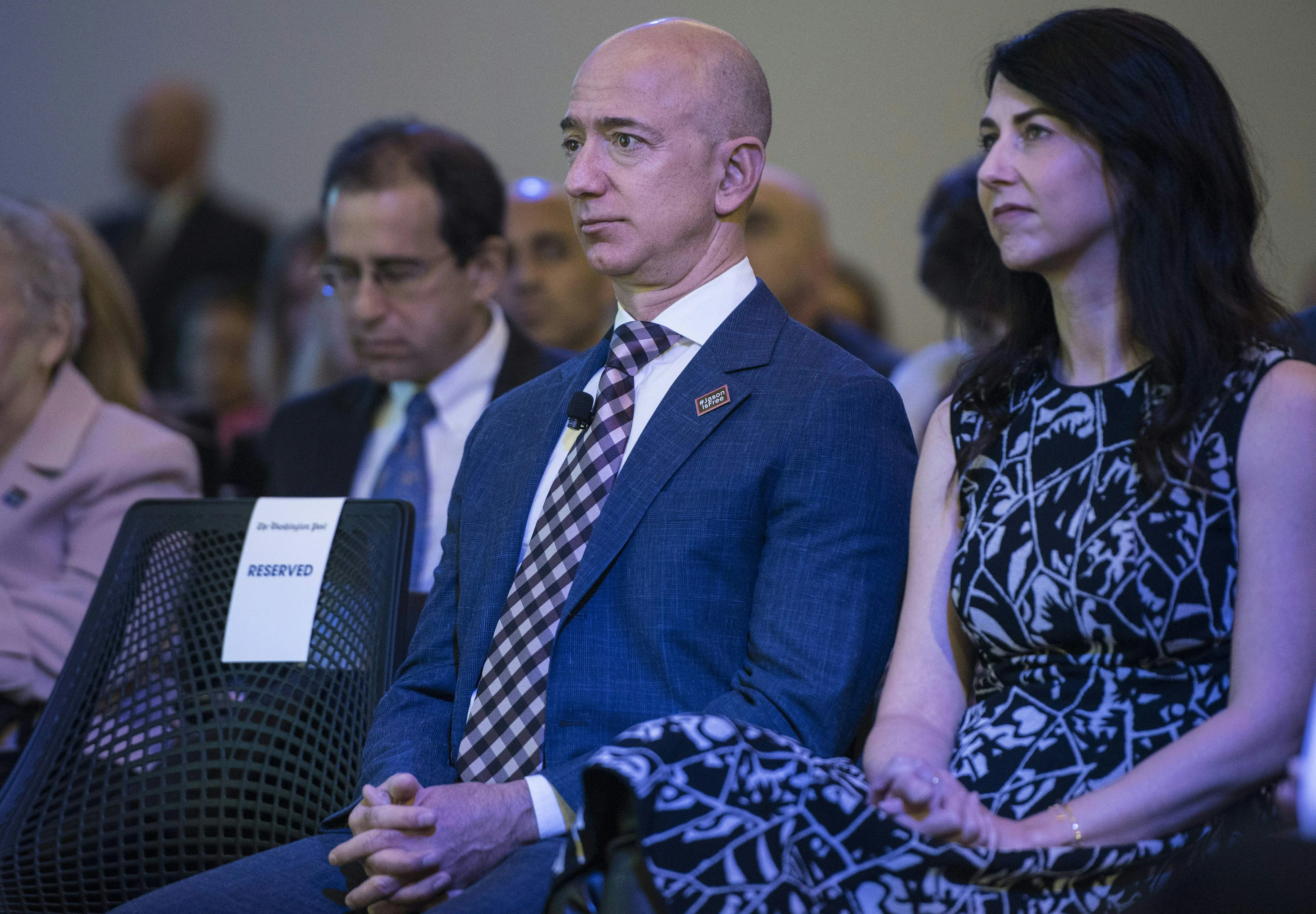 A Look Inside The Marriage Of Jeff And Mackenzie Bezos The Richest Couple In History Who Own More Land Than Almost Anyone Else In America Money